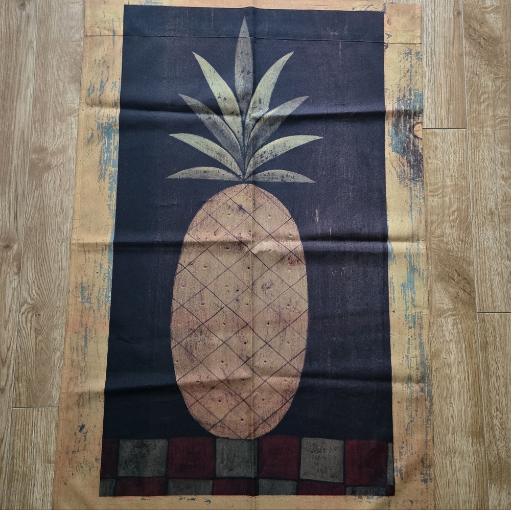 Quality FLAG with a PINEAPPLE!  Large 23 x 35 inches